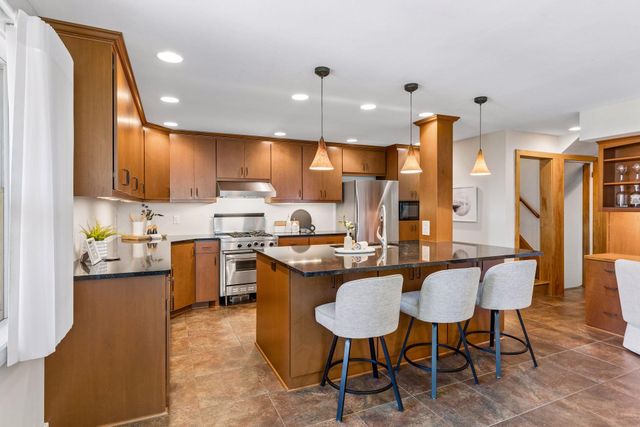 151 Woodlawn Avenue, Saint Paul, MN 55105