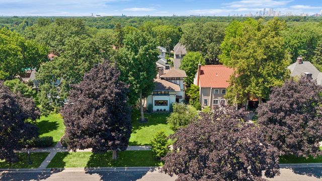 151 Woodlawn Avenue, Saint Paul, MN 55105