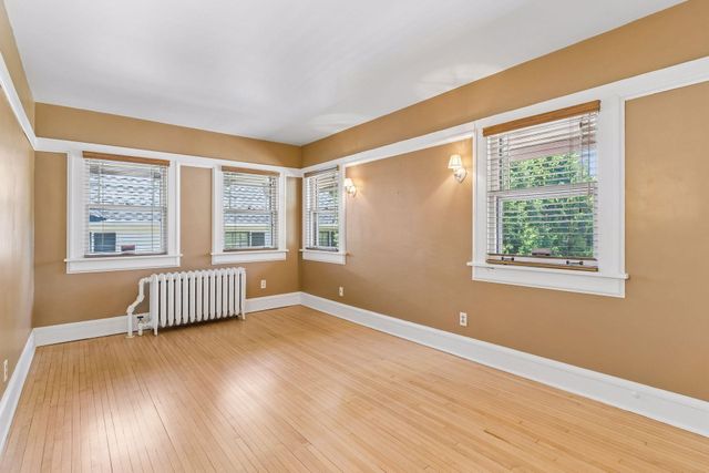 151 Woodlawn Avenue, Saint Paul, MN 55105