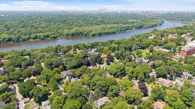 151 Woodlawn Avenue, Saint Paul, MN 55105