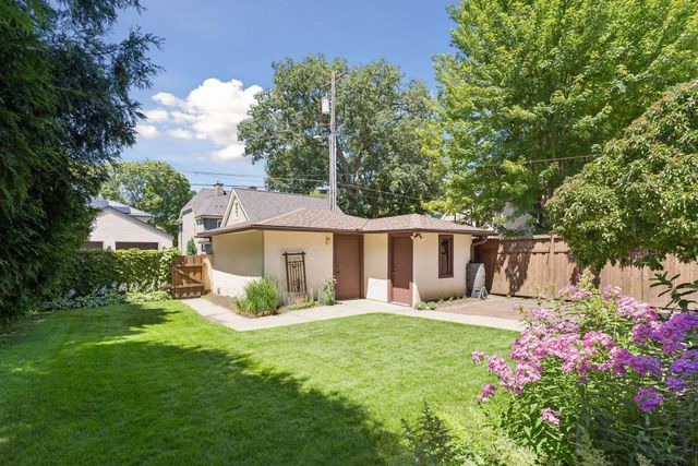 151 Woodlawn Avenue, Saint Paul, MN 55105