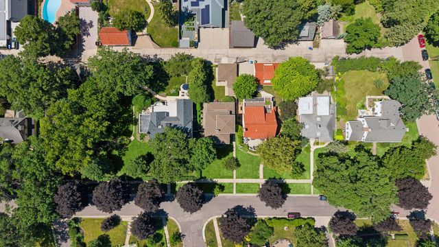 151 Woodlawn Avenue, Saint Paul, MN 55105