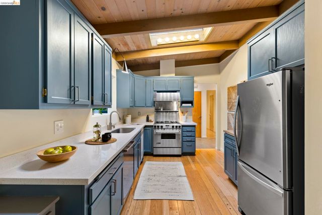 6476 Valley View Rd., Oakland, CA 94611