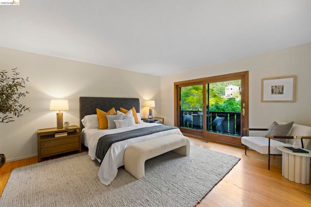 6476 Valley View Rd., Oakland, CA 94611