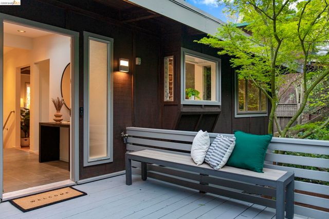 6476 Valley View Rd., Oakland, CA 94611