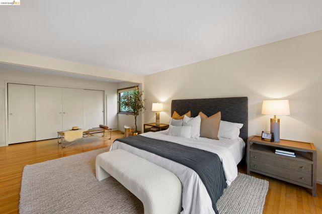 6476 Valley View Rd., Oakland, CA 94611