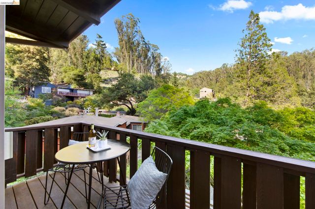 6476 Valley View Rd., Oakland, CA 94611