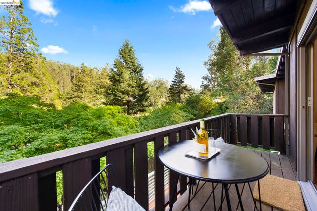 6476 Valley View Rd., Oakland, CA 94611