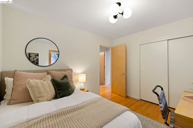 6476 Valley View Rd., Oakland, CA 94611