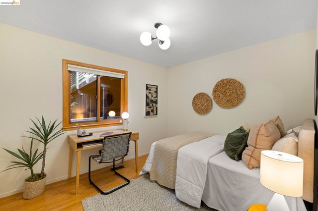 6476 Valley View Rd., Oakland, CA 94611