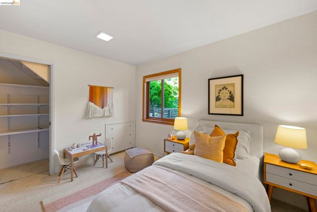 6476 Valley View Rd., Oakland, CA 94611