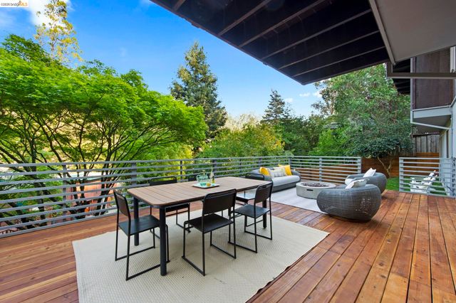 6476 Valley View Rd., Oakland, CA 94611