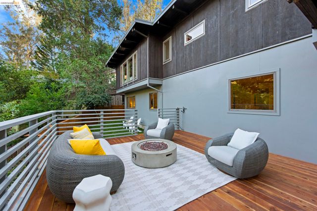 6476 Valley View Rd., Oakland, CA 94611