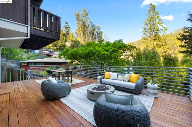 6476 Valley View Rd., Oakland, CA 94611