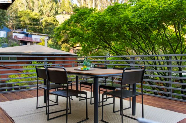 6476 Valley View Rd., Oakland, CA 94611