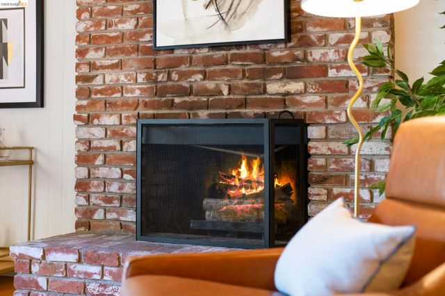 6476 Valley View Rd., Oakland, CA 94611