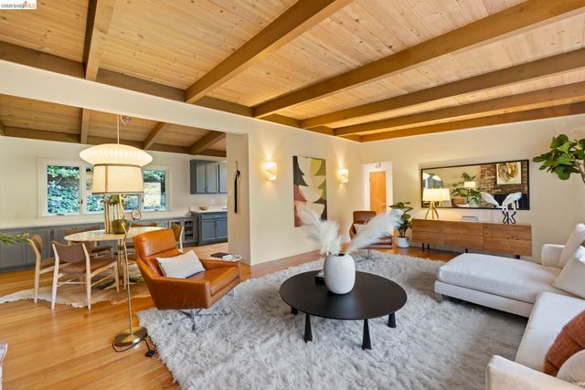 6476 Valley View Rd., Oakland, CA 94611