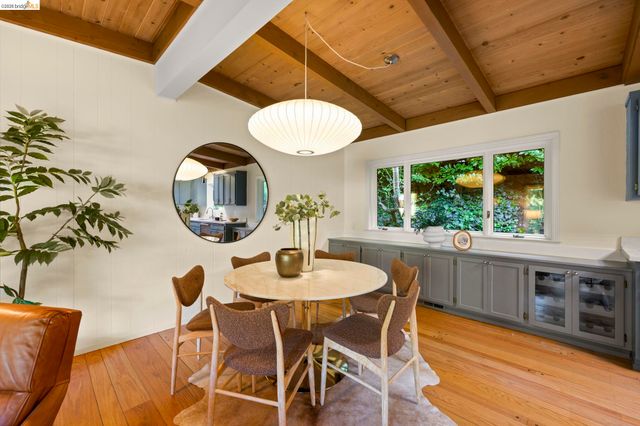 6476 Valley View Rd., Oakland, CA 94611