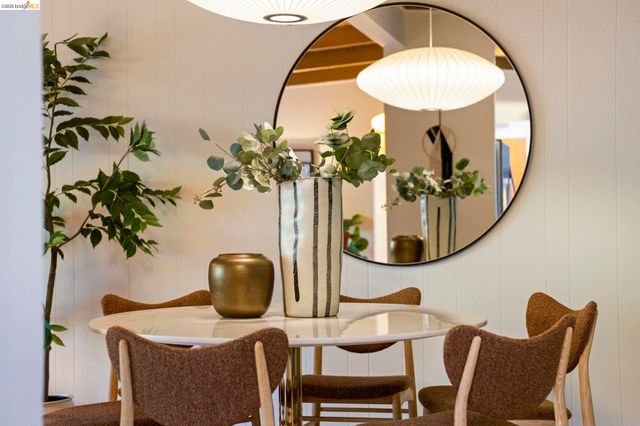 6476 Valley View Rd., Oakland, CA 94611