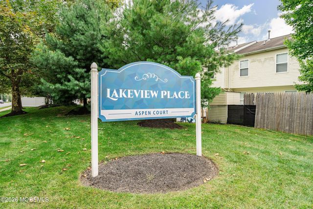 90 Aspen Court, Lakewood, NJ 08701