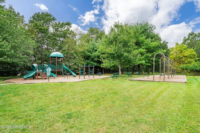 90 Aspen Court, Lakewood, NJ 08701