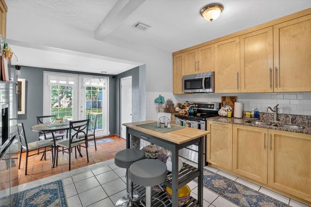 131 SW 7th Terrace, Hallandale Beach, FL 33009