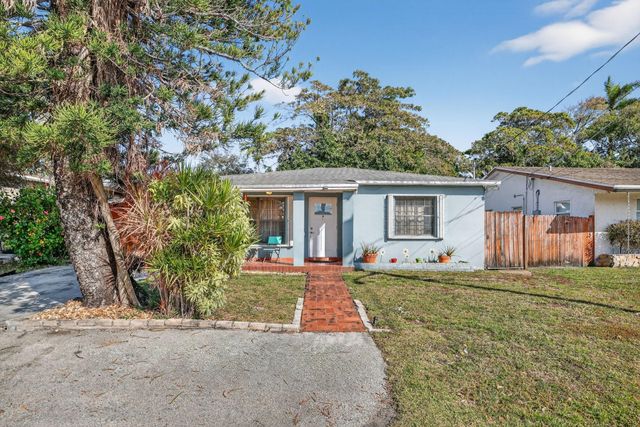 131 SW 7th Terrace, Hallandale Beach, FL 33009