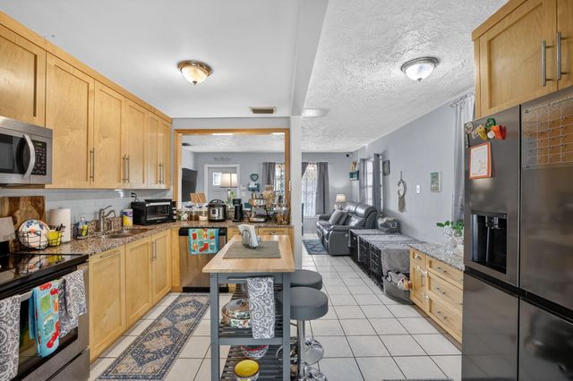 131 SW 7th Terrace, Hallandale Beach, FL 33009