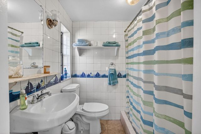 131 SW 7th Terrace, Hallandale Beach, FL 33009