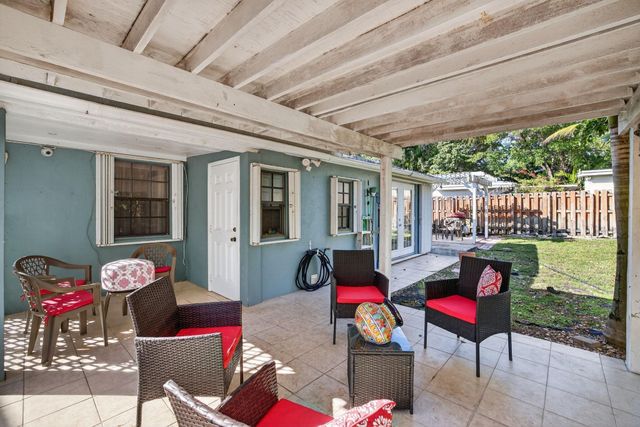 131 SW 7th Terrace, Hallandale Beach, FL 33009