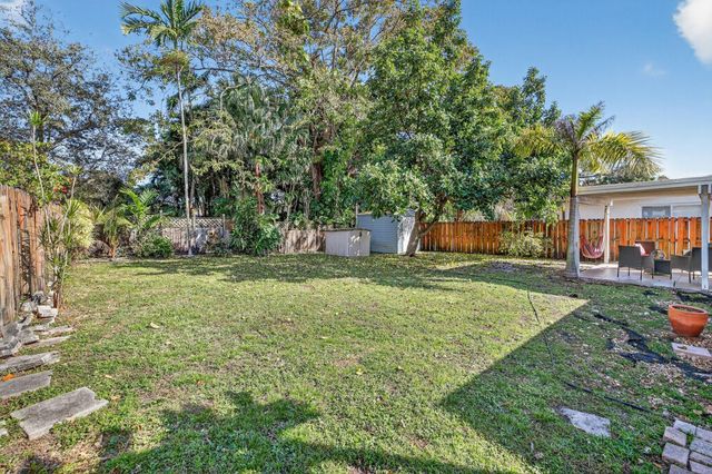 131 SW 7th Terrace, Hallandale Beach, FL 33009