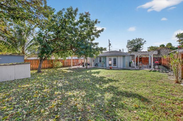 131 SW 7th Terrace, Hallandale Beach, FL 33009