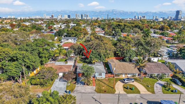 131 SW 7th Terrace, Hallandale Beach, FL 33009