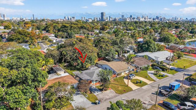 131 SW 7th Terrace, Hallandale Beach, FL 33009