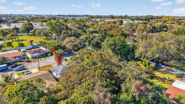 131 SW 7th Terrace, Hallandale Beach, FL 33009