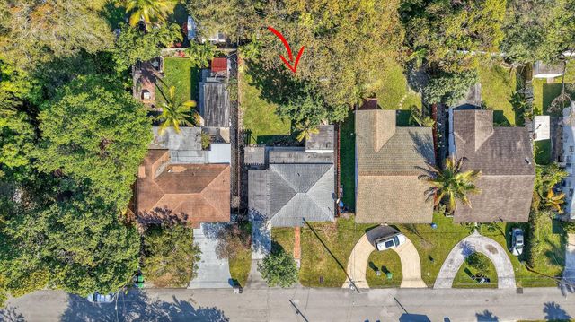 131 SW 7th Terrace, Hallandale Beach, FL 33009