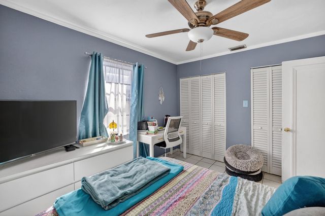 131 SW 7th Terrace, Hallandale Beach, FL 33009