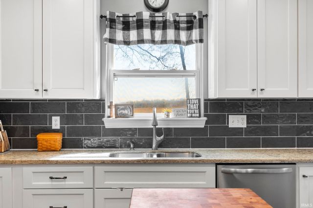 3896 E Hiawatha Court, Monticello, IN 47960