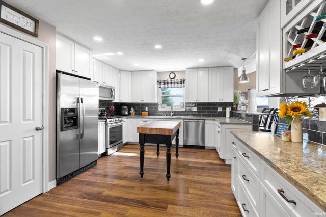 3896 E Hiawatha Court, Monticello, IN 47960