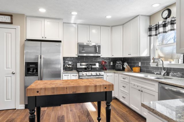 3896 E Hiawatha Court, Monticello, IN 47960