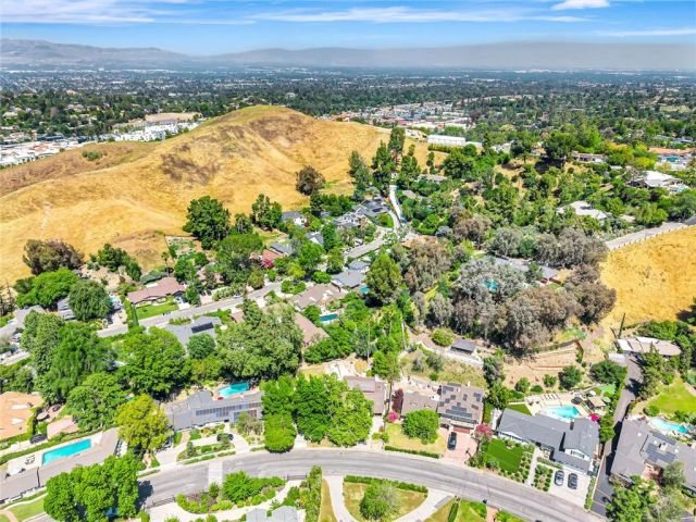 20555 Dumont Street, Woodland Hills, CA 91364