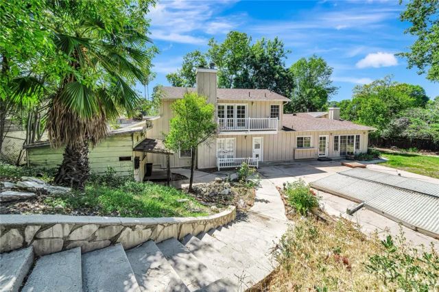 20555 Dumont Street, Woodland Hills, CA 91364