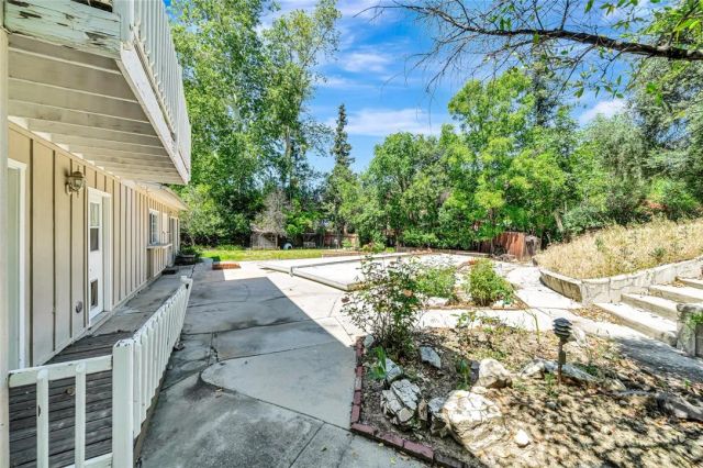 20555 Dumont Street, Woodland Hills, CA 91364