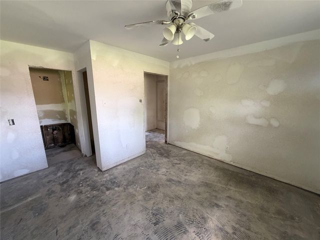 5230 Greylog Drive, Houston, TX 77048