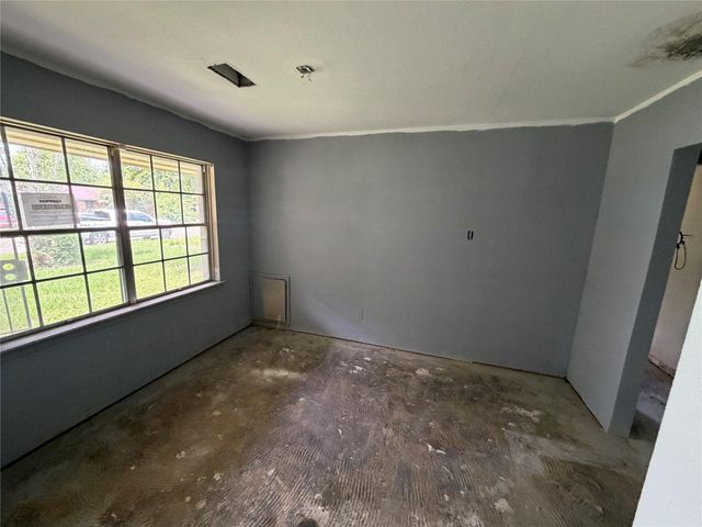 5230 Greylog Drive, Houston, TX 77048