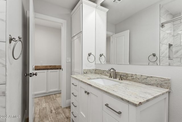1229 E OREGON Avenue, Phoenix, AZ 85014