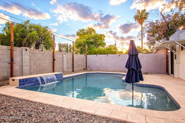 1229 E OREGON Avenue, Phoenix, AZ 85014