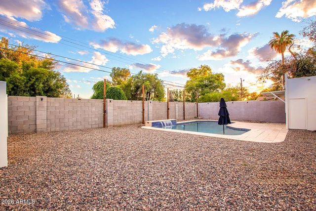 1229 E OREGON Avenue, Phoenix, AZ 85014