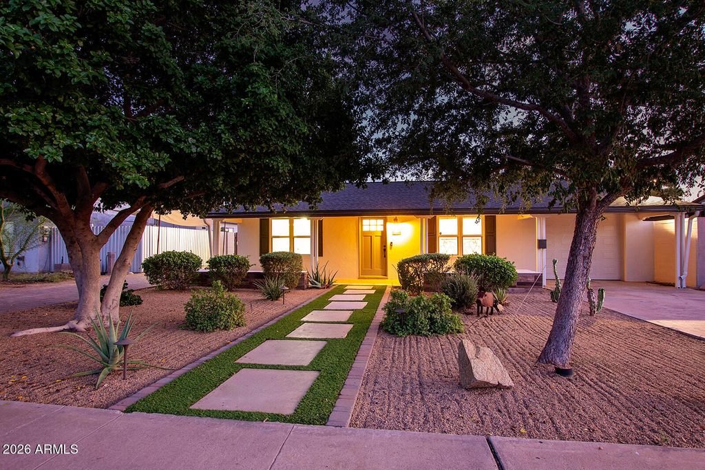 1229 E OREGON Avenue, Phoenix, AZ 85014