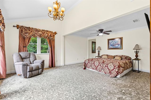 56 Magnolia Drive, Huntsville, TX 77340